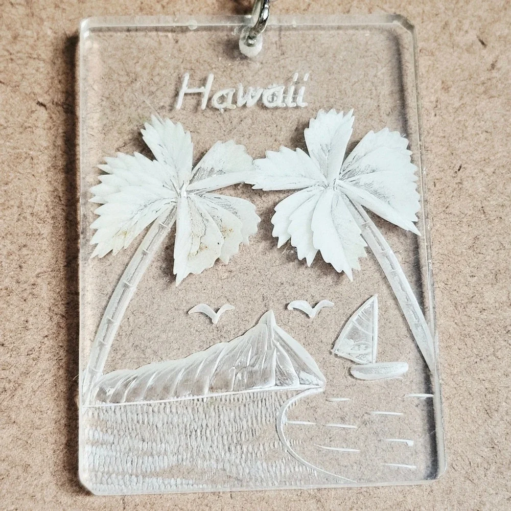Vintage‎ Hawaii Keychain Clear Etched Acrylic Palm Trees Sailboat Retro Souvenir